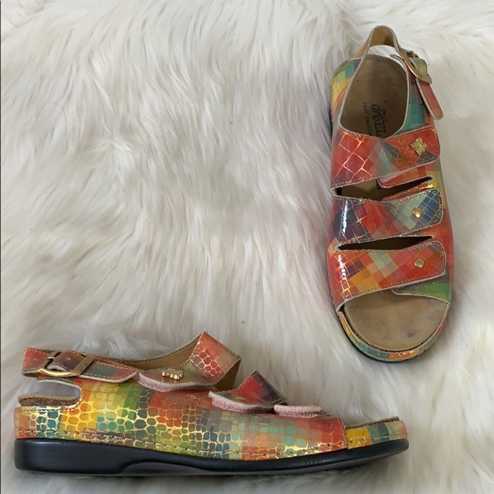 Helle Comfort Reptile Patent Sandal Sz 38/6.5